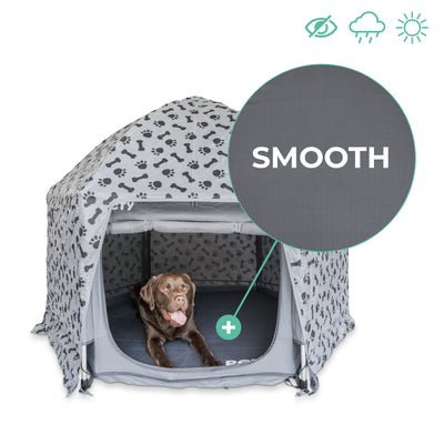 Hund im großen PETY Laufstall mit Abdeckung Plus und Mattenüberzug smooth