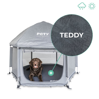 Hund im großen PETY Laufstall mit Dach und Mattenüberzug smooth