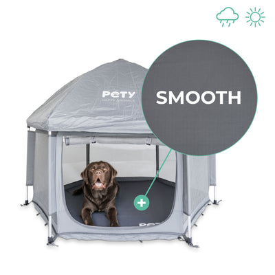 Hund im großen PETY Laufstall mit Dach und Mattenüberzug smooth